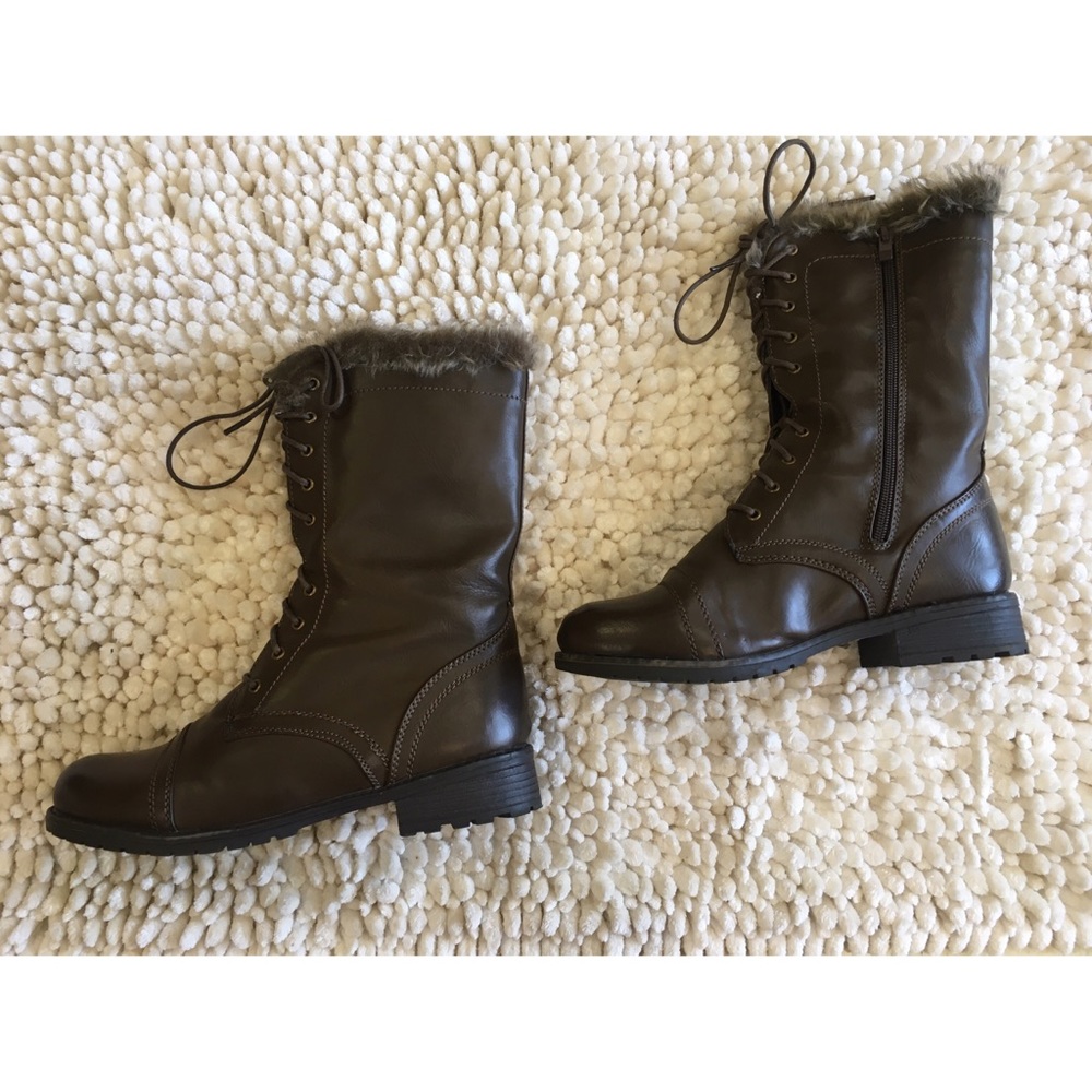 💚Charlotte Russe - Combat Boots with Fur💚